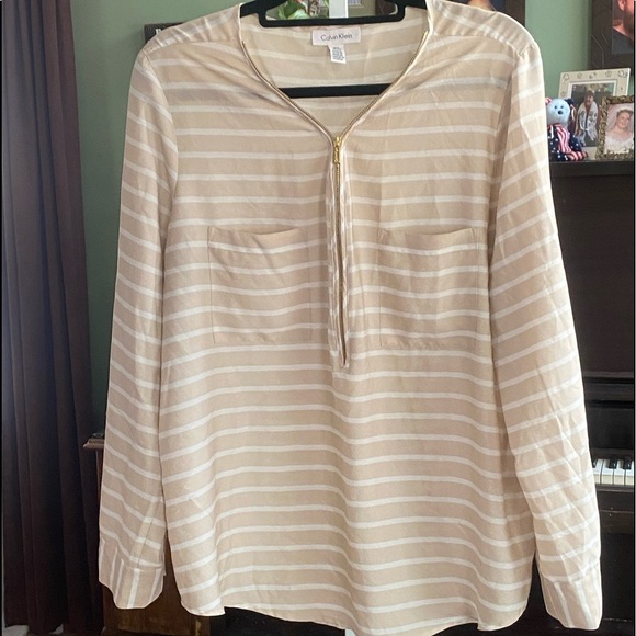 Calvin Klein Tops - 🟢5/$25  Calvin Klein top